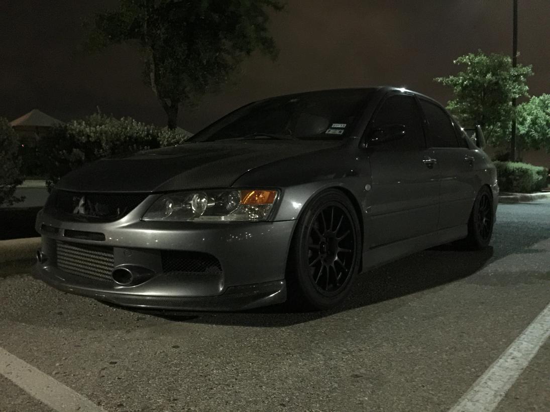 2005 Mitsubishi Lancer Evolution photo