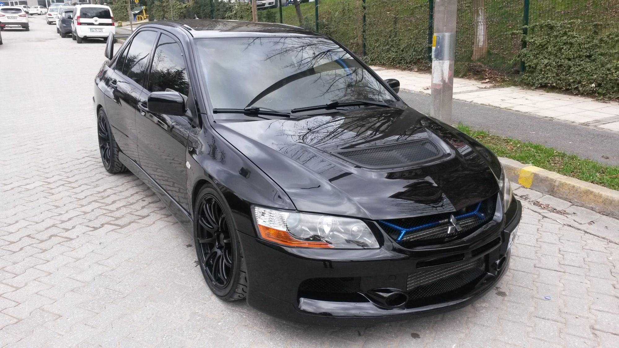 2006 Mitsubishi Lancer Evolution photo