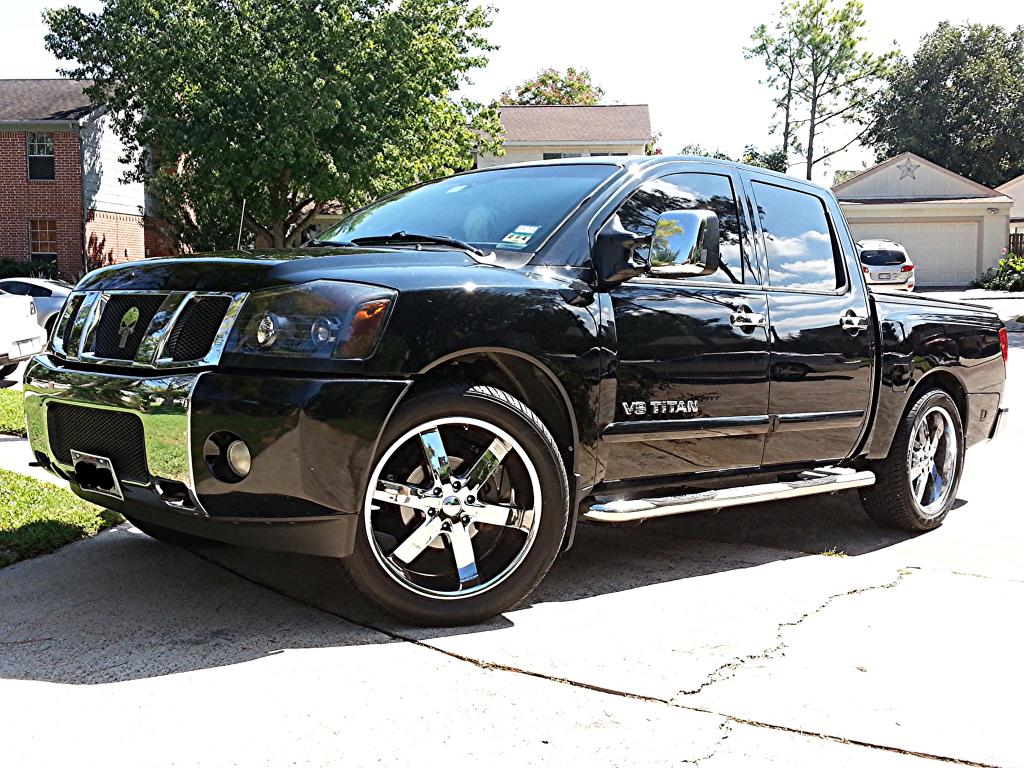 2009 Nissan Titan photo
