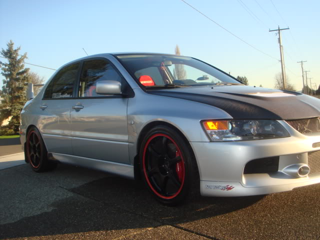 2005 Mitsubishi Lancer Evolution photo