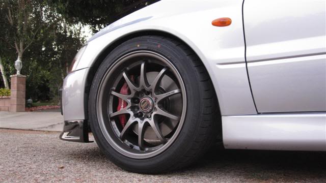 2004 Mitsubishi Lancer Evolution photo