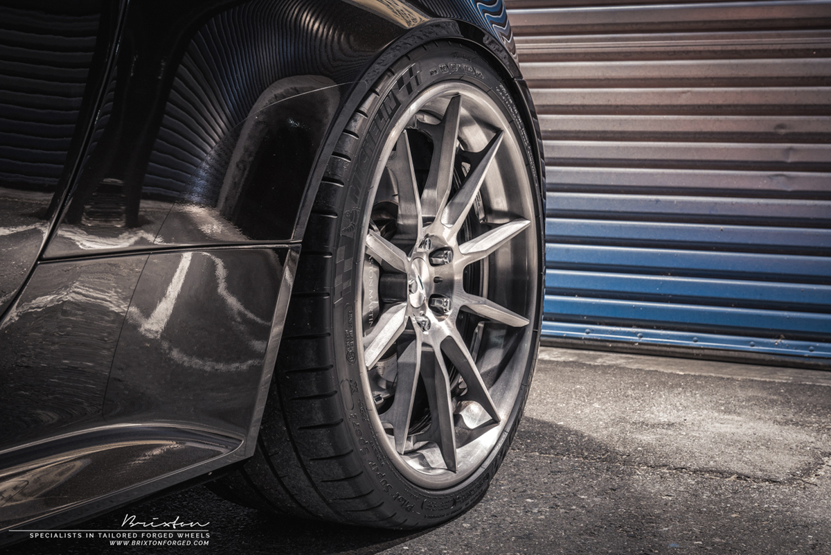 2016 Aston Martin V8 Vantage photo