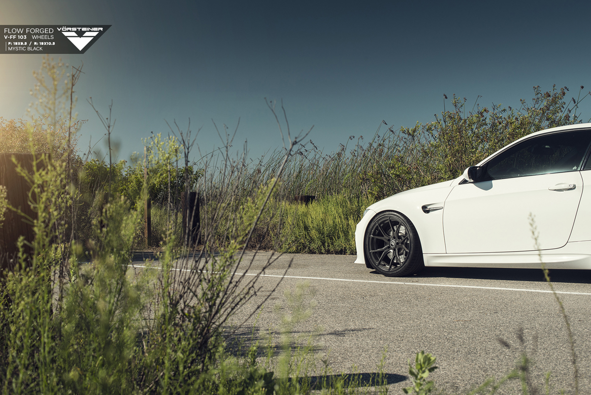 2010 BMW M3 photo