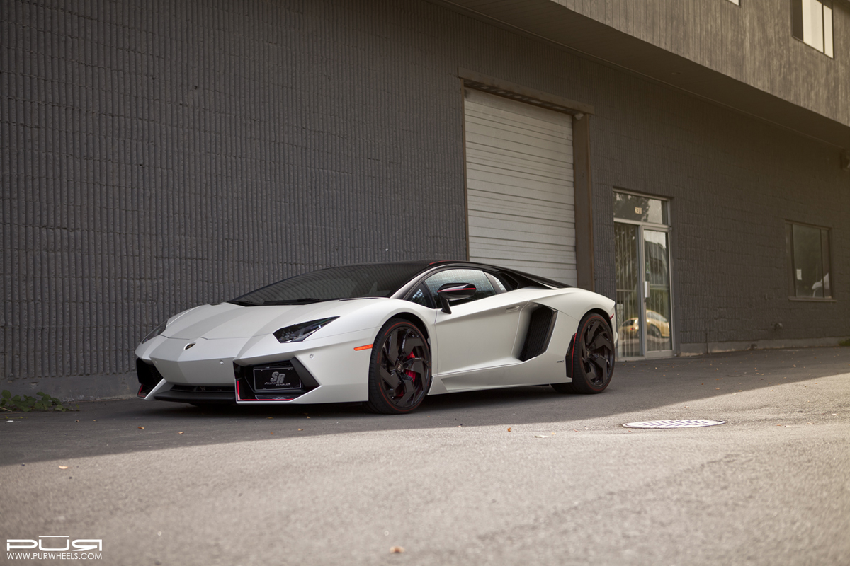 2016 Lamborghini Aventador photo