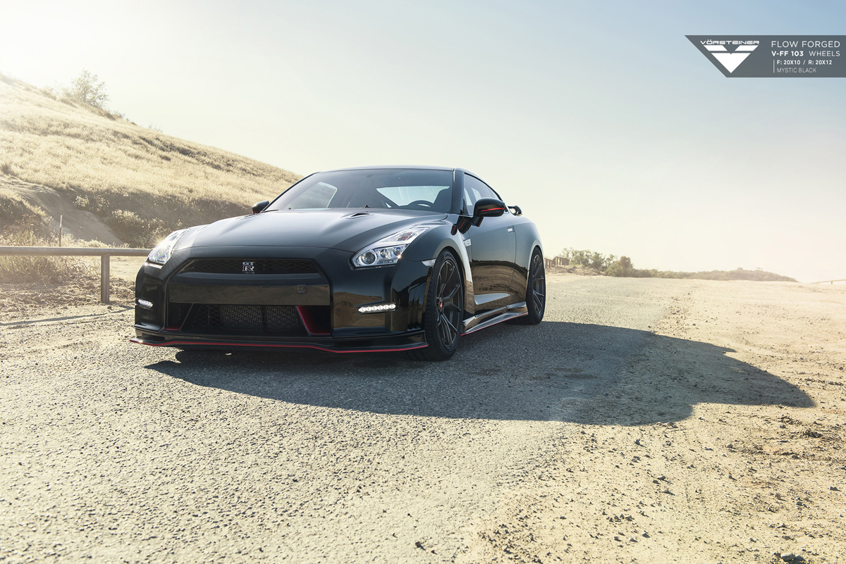 2016 Nissan GT-R photo