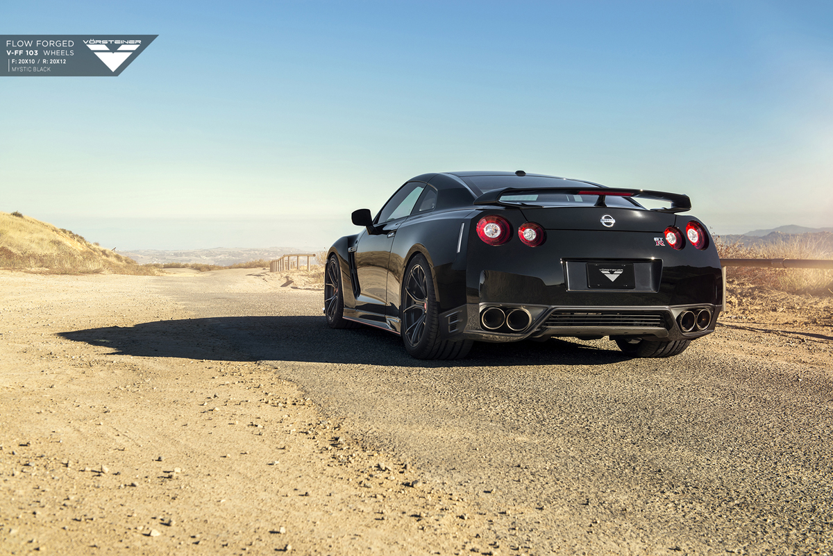 2016 Nissan GT-R photo