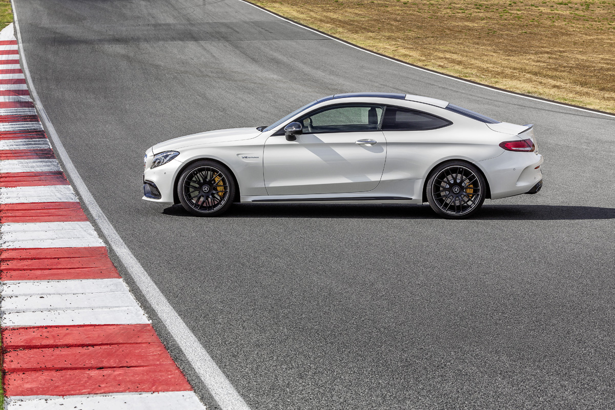 2017 Mercedes-Benz AMG C photo