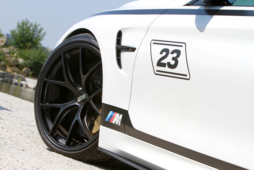 2015 BMW M4 photo