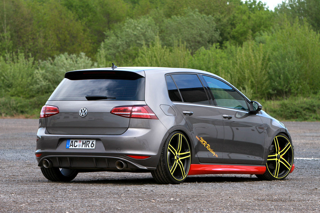 2015 Volkswagen Golf photo