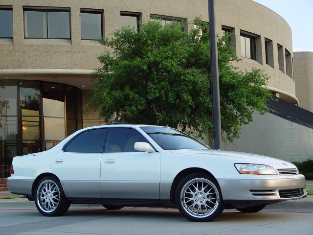 2000 Lexus ES 300 photo