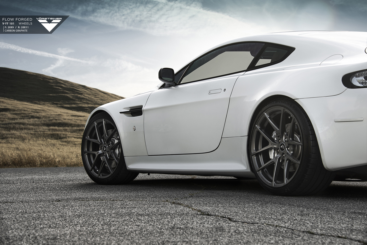 2015 Aston Martin V8 Vantage photo