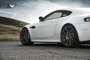 2015 Aston Martin V8 Vantage