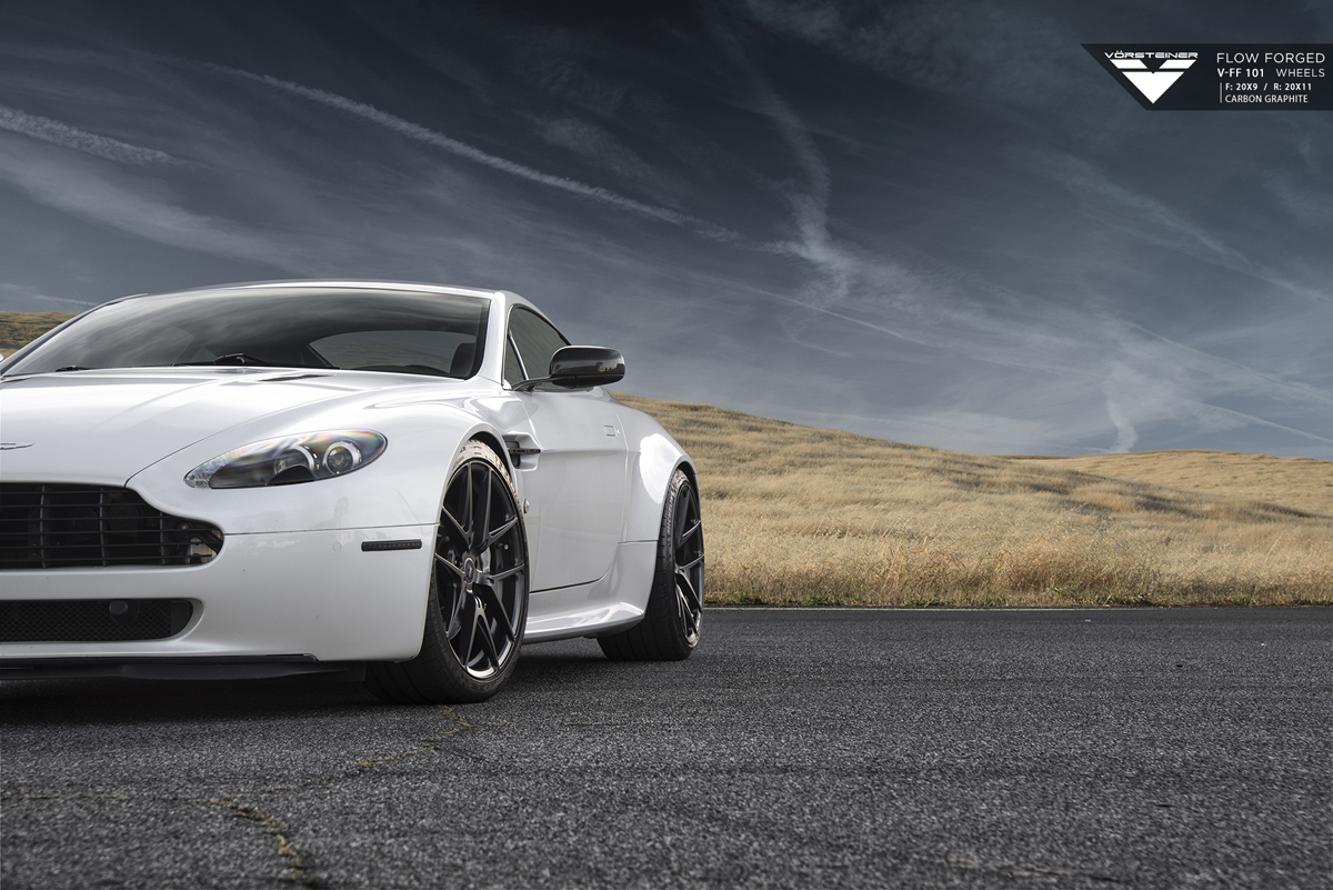 2015 Aston Martin V8 Vantage photo
