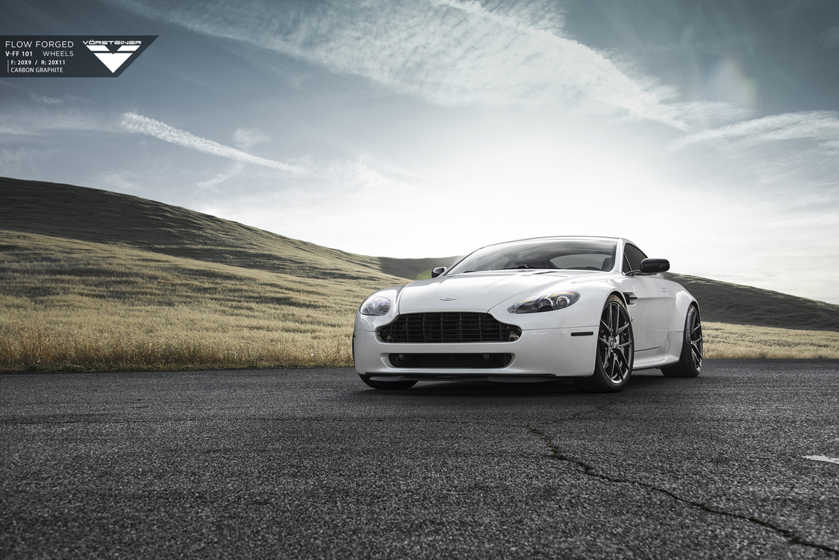 2015 Aston Martin V8 Vantage photo