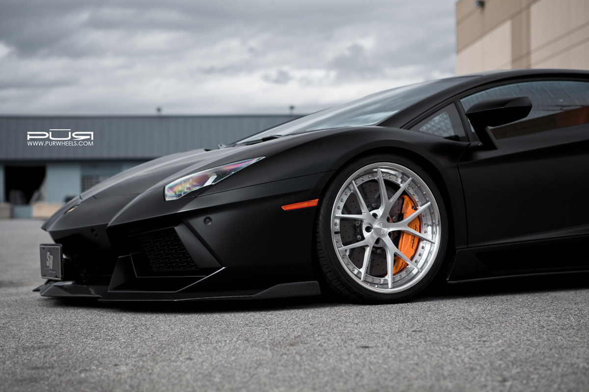 2015 Lamborghini Aventador photo