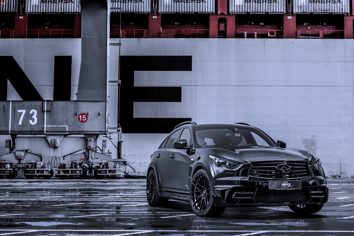2015 Infiniti QX70 photo