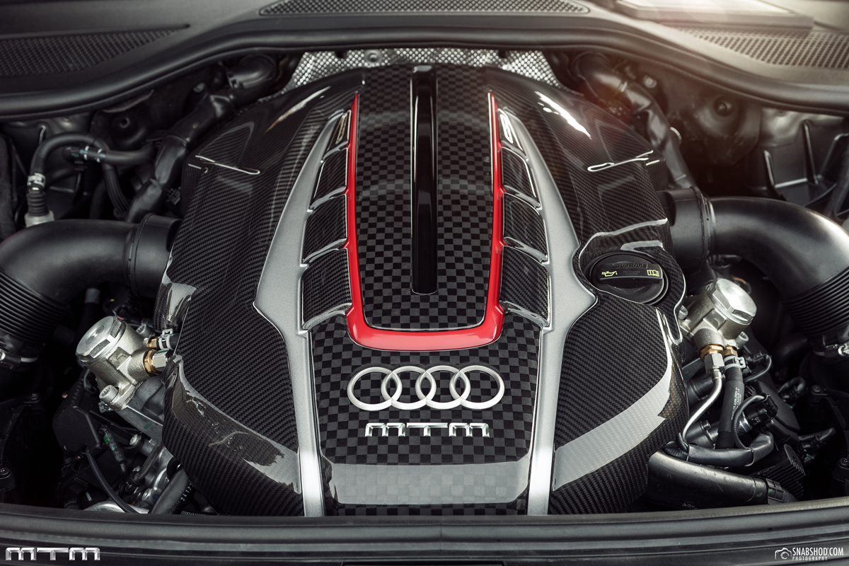 2016 Audi S8 photo