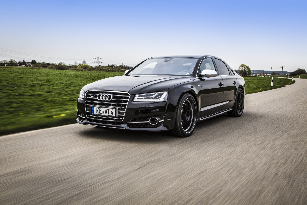 2016 Audi S8 photo