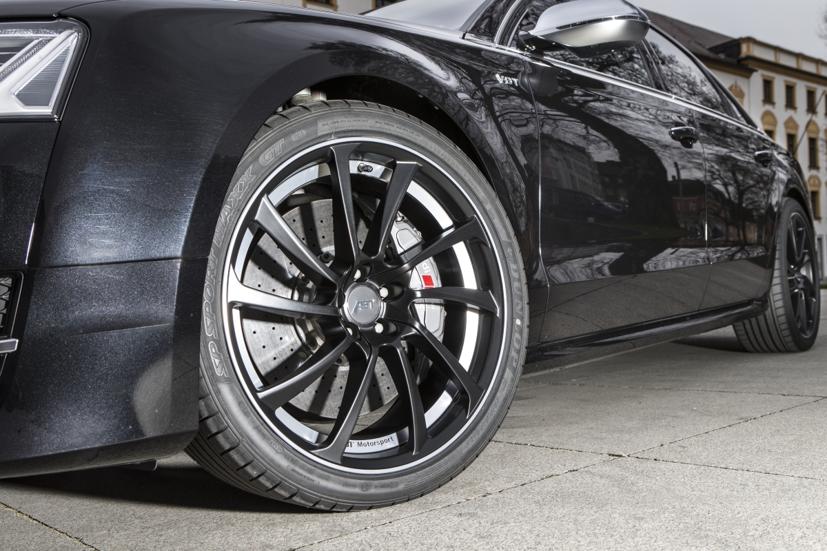 2016 Audi S8 photo