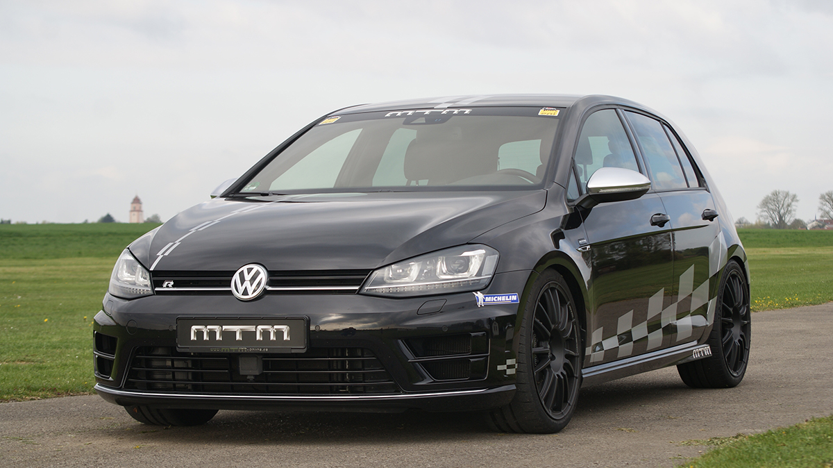 2016 Volkswagen Golf R photo