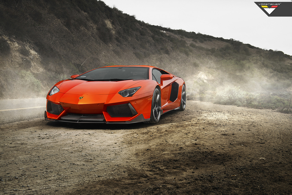 2015 Lamborghini Aventador photo