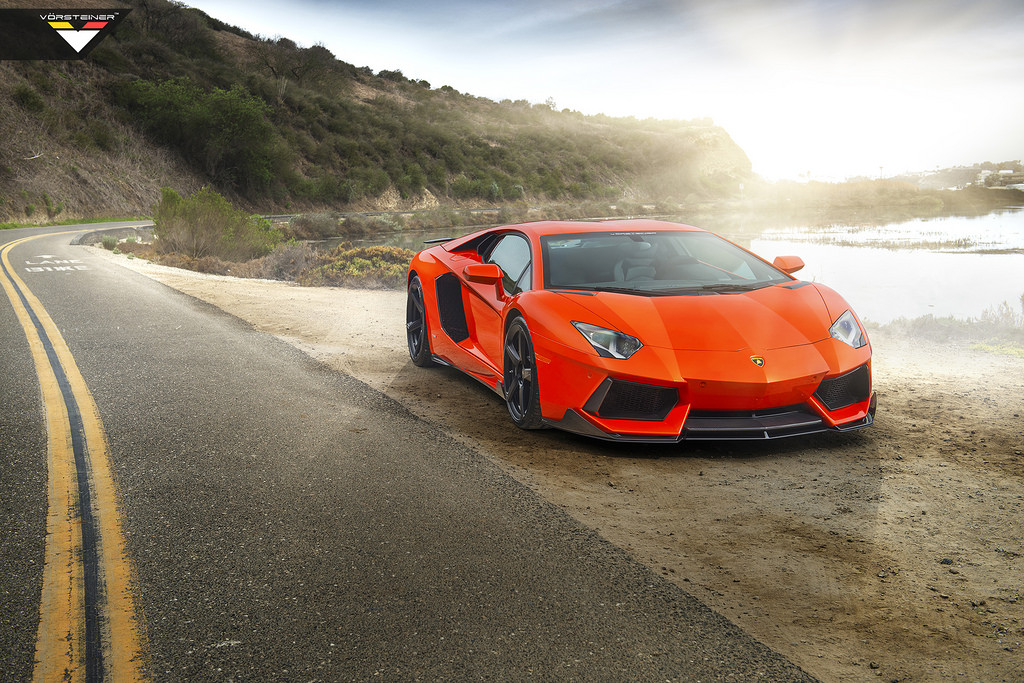 2015 Lamborghini Aventador photo