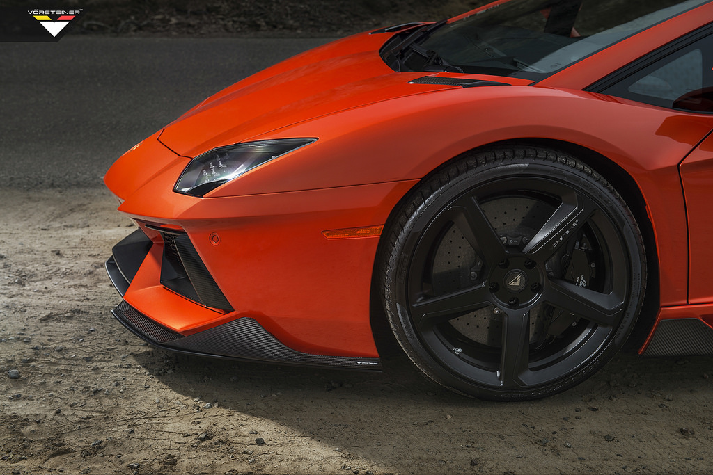 2015 Lamborghini Aventador photo