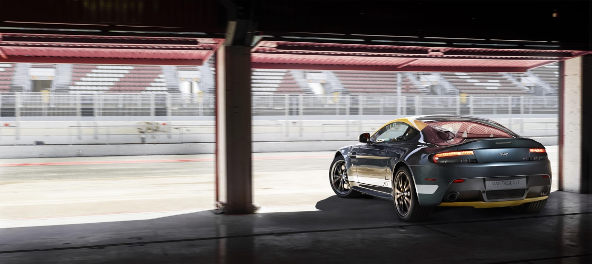 2016 Aston Martin Vantage GT photo