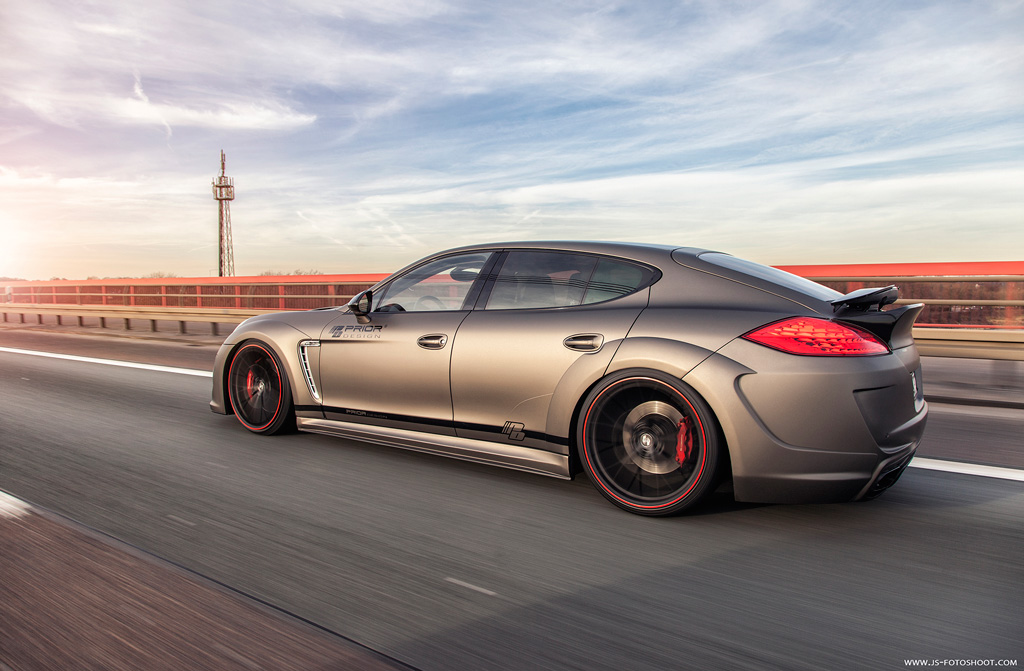 2016 Porsche Panamera photo