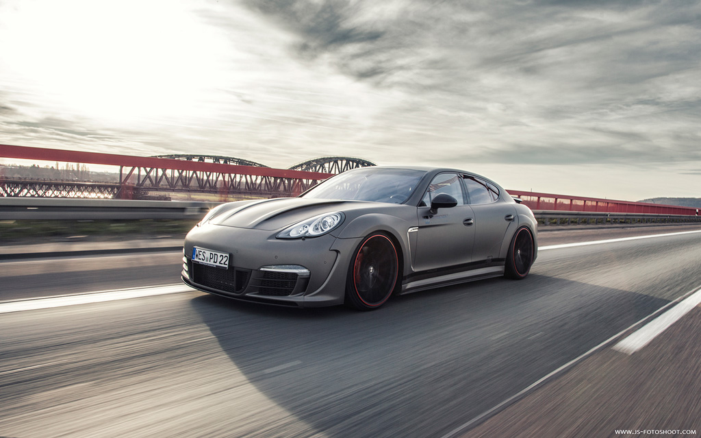 2016 Porsche Panamera photo