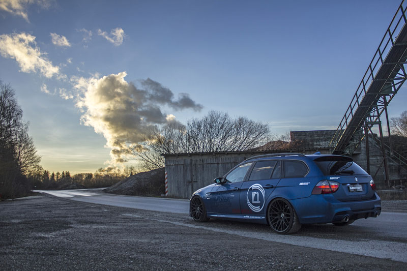 2010 BMW 335 photo