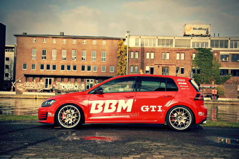 2015 Volkswagen GTI photo