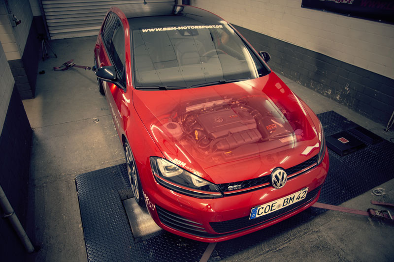 2015 Volkswagen GTI photo