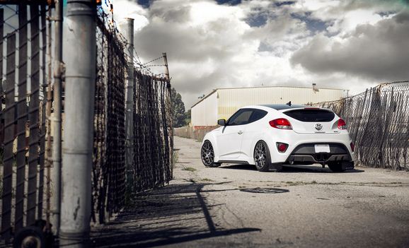 2014 Hyundai Veloster photo