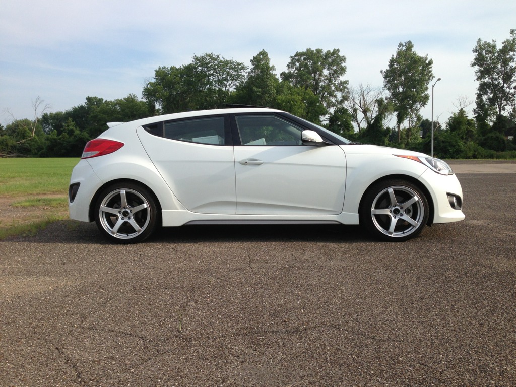 2013 Hyundai Veloster photo