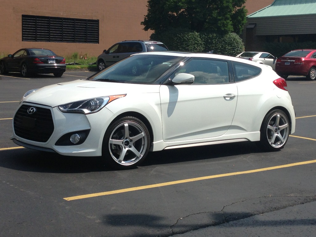2013 Hyundai Veloster photo