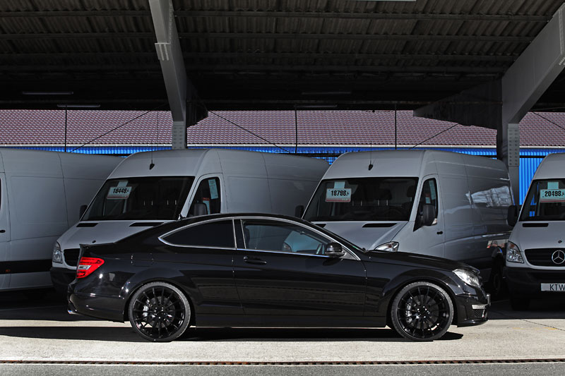 2017 Mercedes-Benz AMG C photo