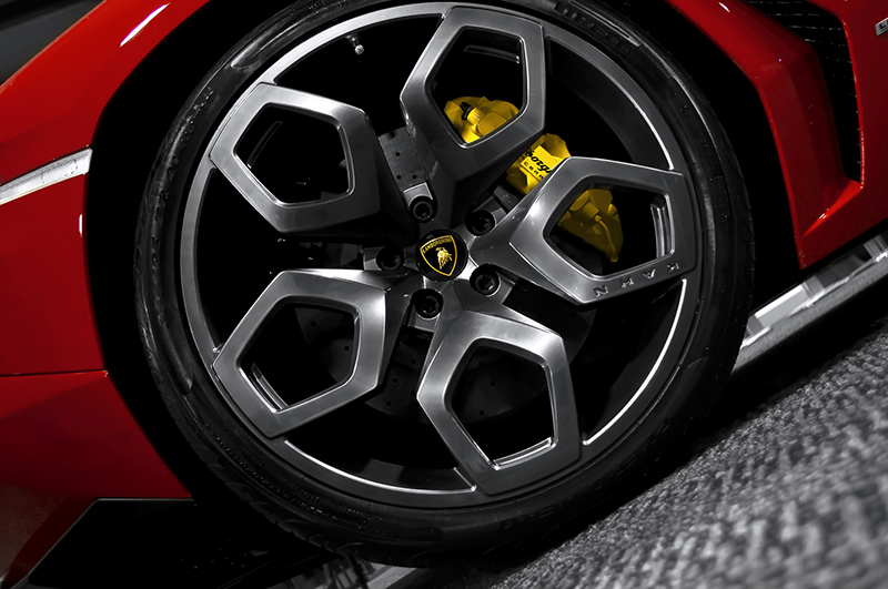 2014 Lamborghini Aventador photo