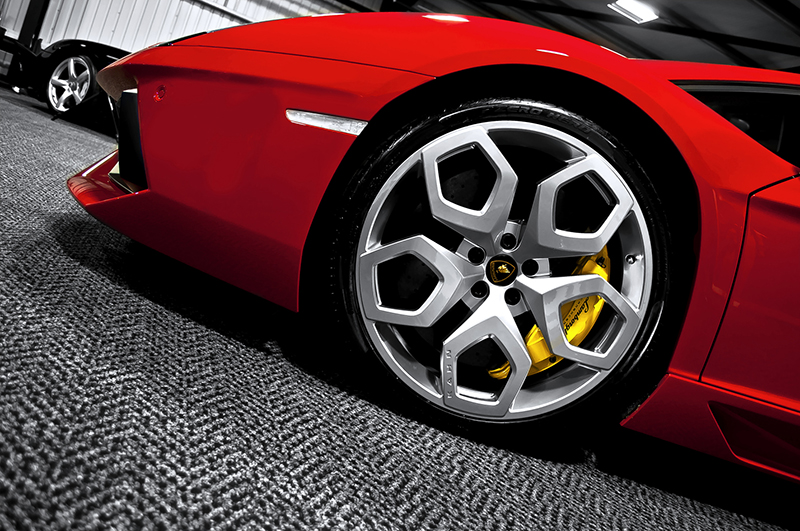 2014 Lamborghini Aventador photo