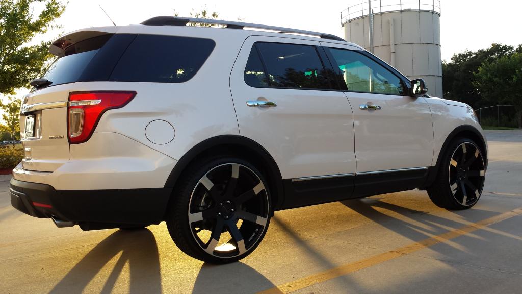 2014 Ford Explorer photo
