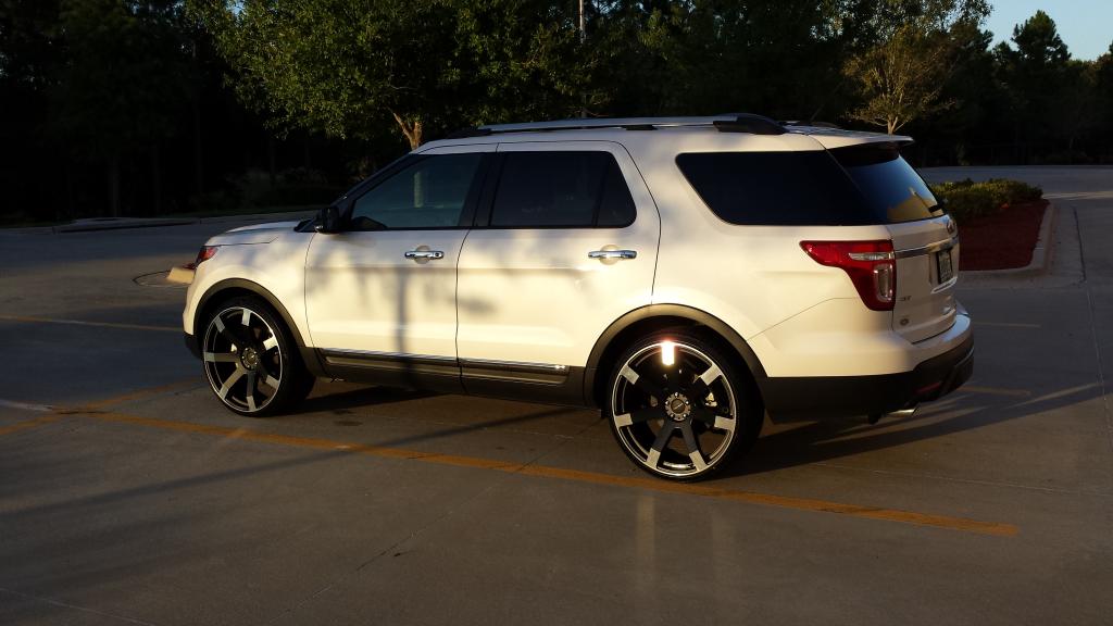 2014 Ford Explorer photo