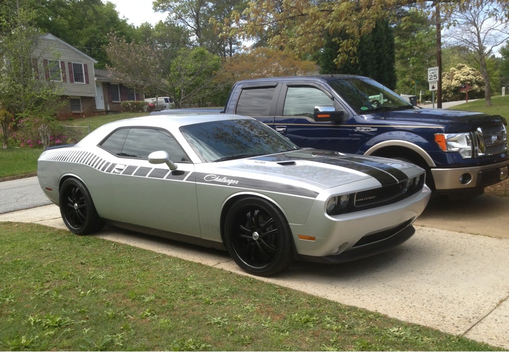 2011 Dodge Challenger photo