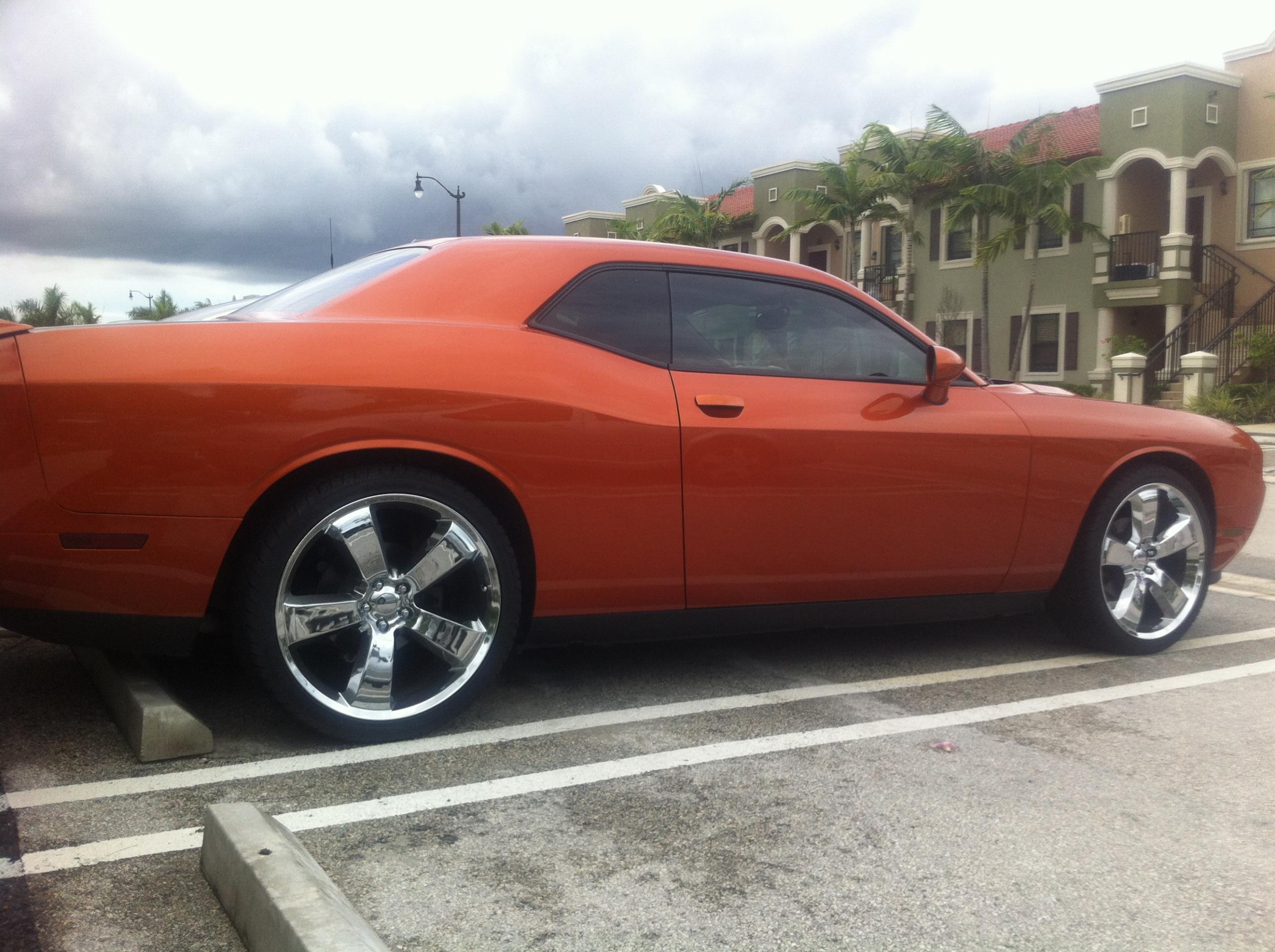 2012 Dodge Challenger photo