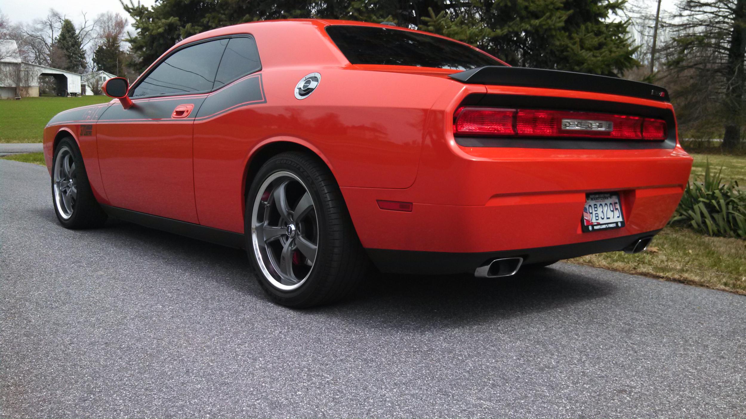 2011 Dodge Challenger photo