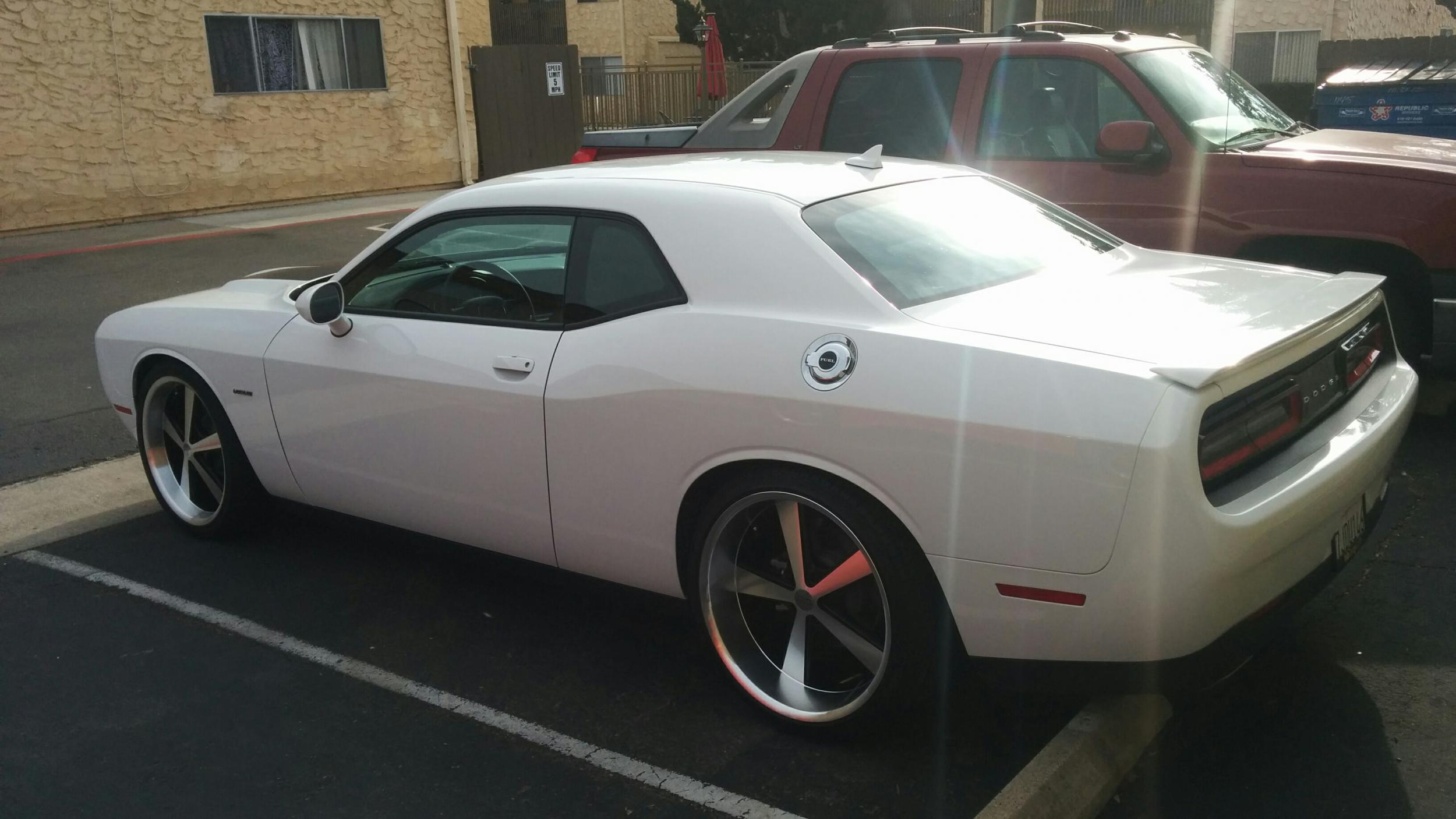 2014 Dodge Challenger photo