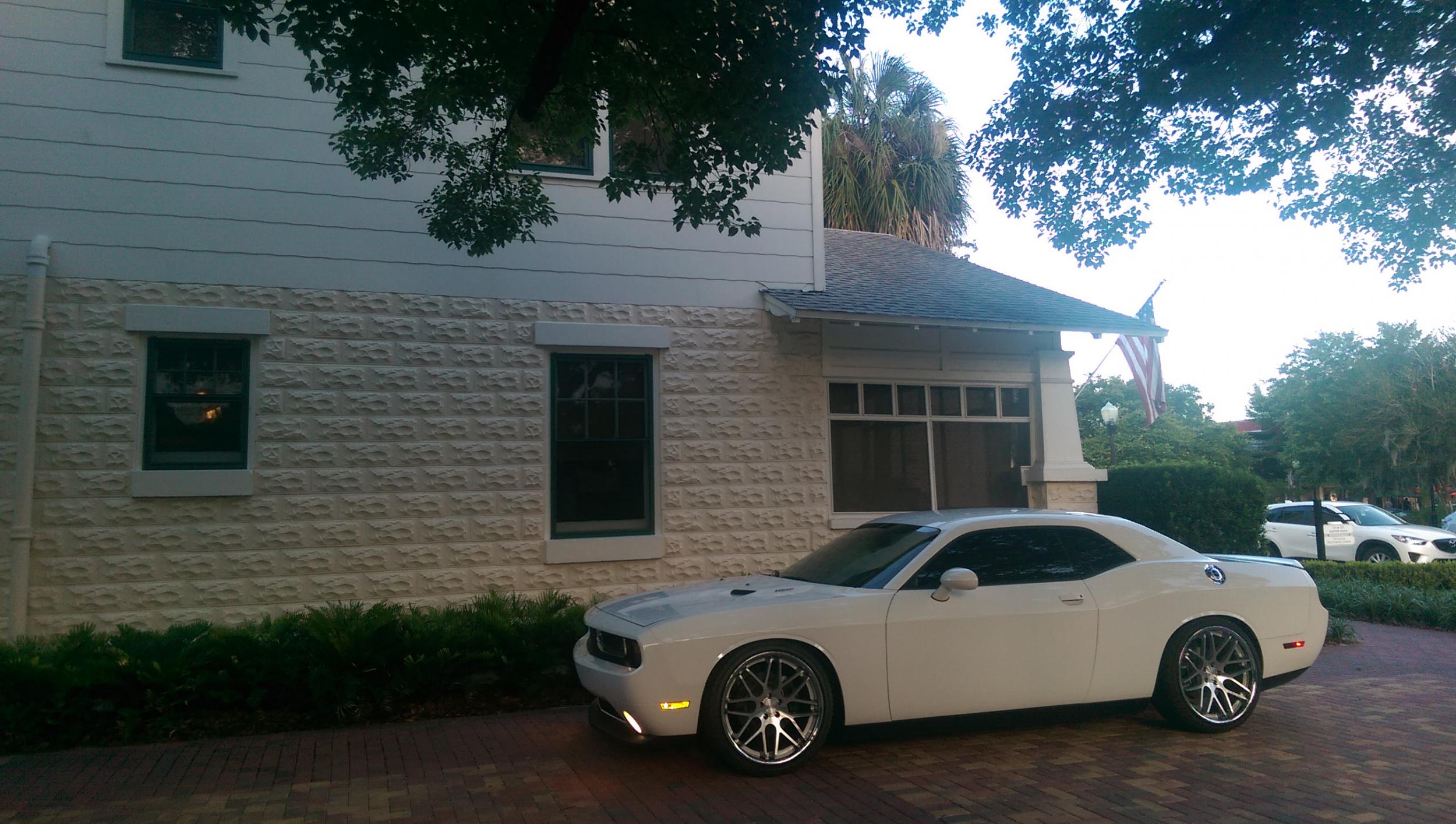 2014 Dodge Challenger photo