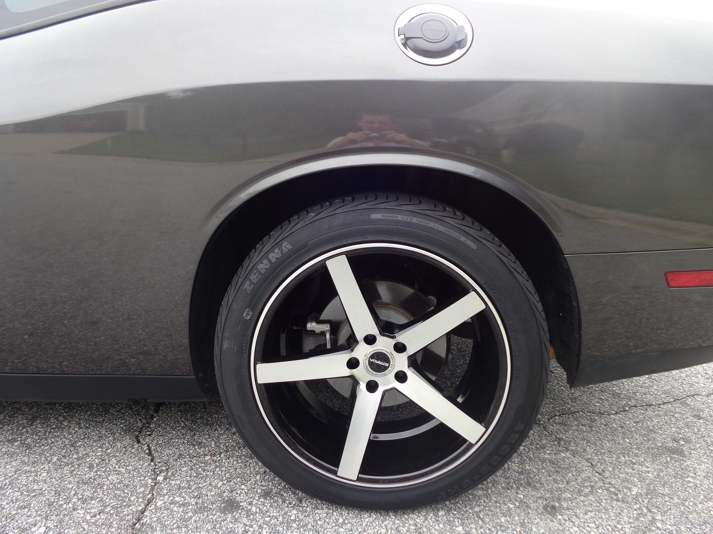 2014 Dodge Challenger photo