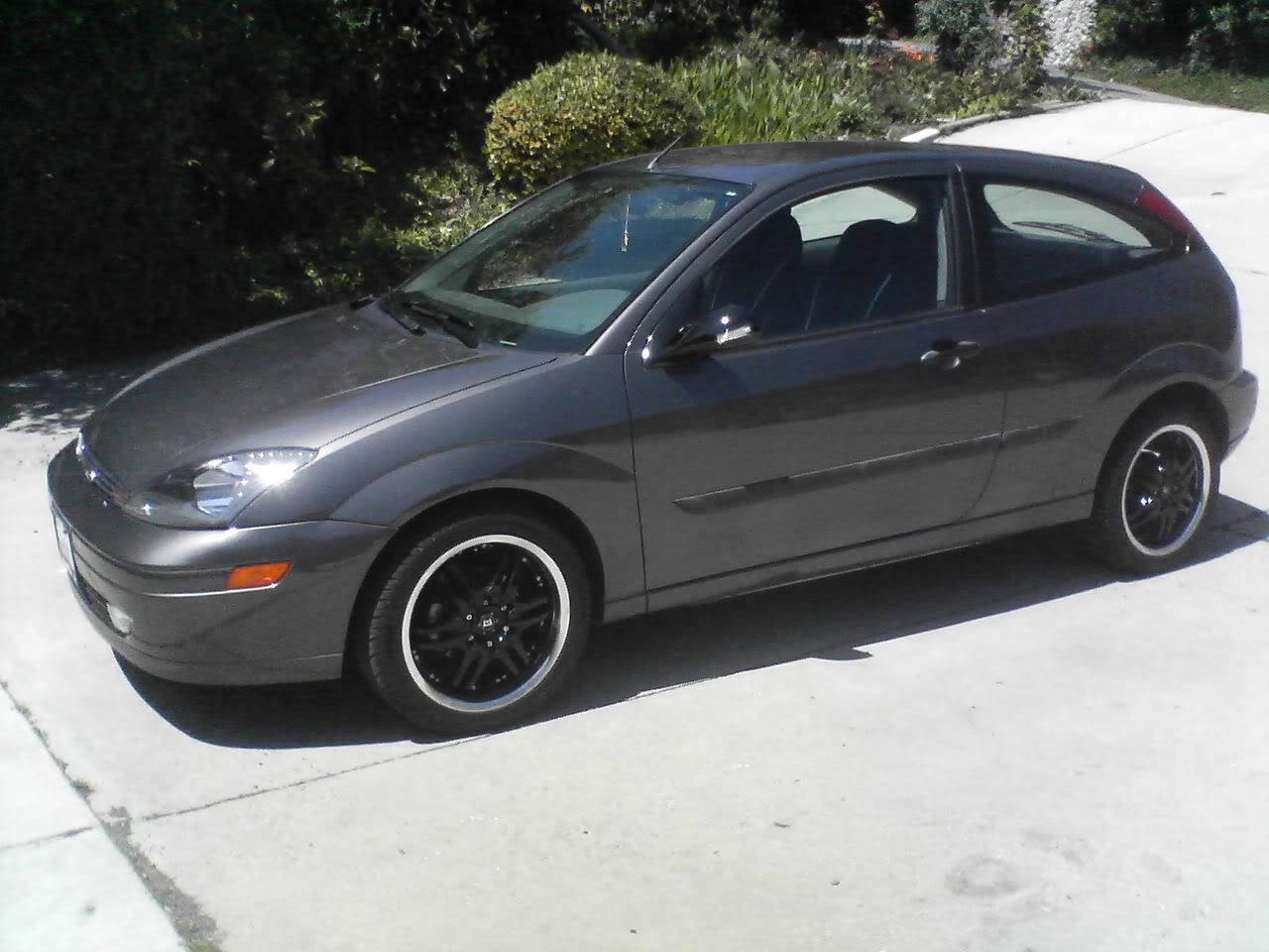 2005 Ford Focus photo