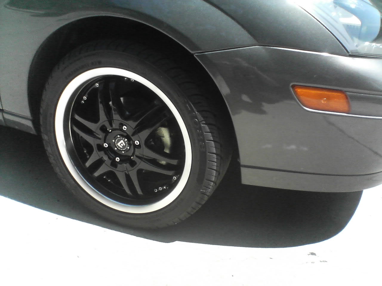 2005 Ford Focus photo