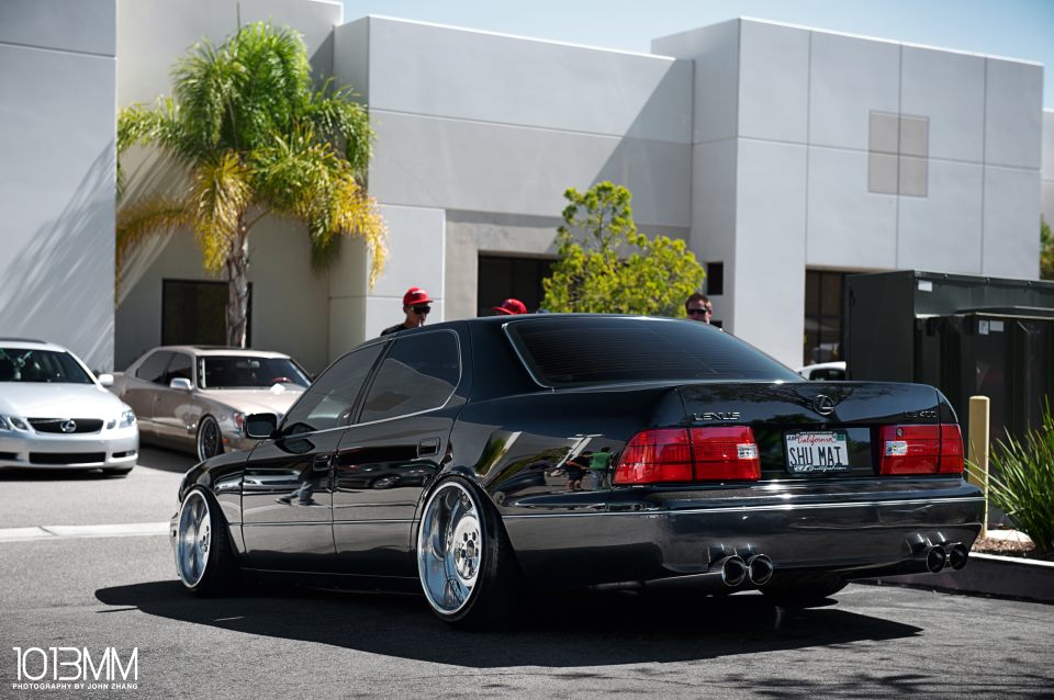 1999 Lexus LS 400 photo